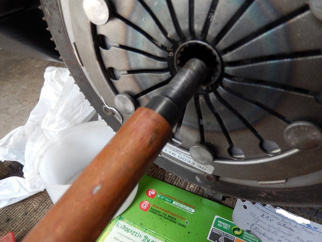 4centreur.JPG (378.36 Kio) Vu 7145 fois Foret de 16 mm décolleté à 12mm et tube de cuivre de 18mm sont parfait pour faire le centreur