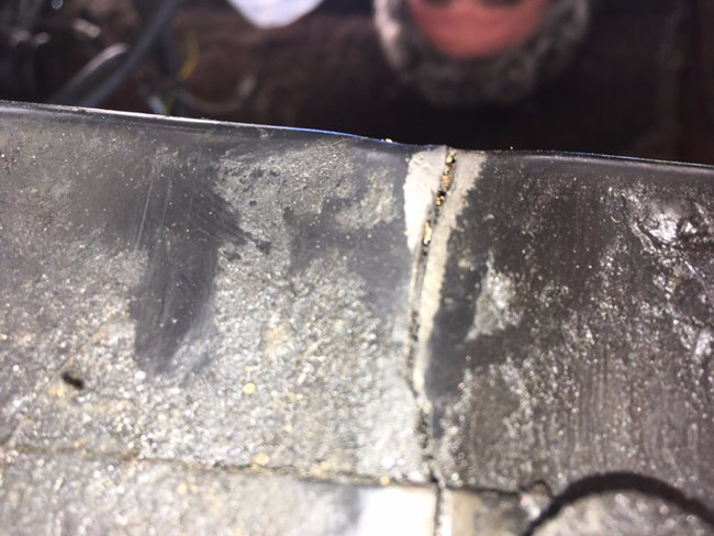 longeron 3 dessous.JPG (387.79 Kio) Vu 10657 fois bras avant G vu de dessous