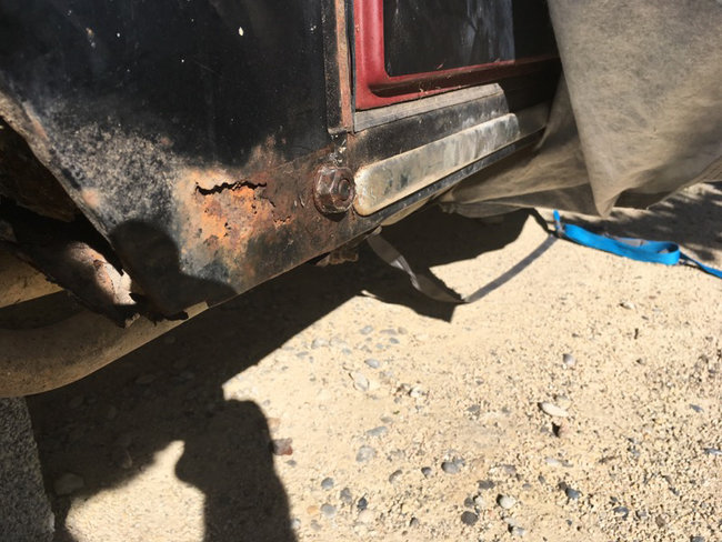 Av G.JPG (454.82 Kio) Vu 10663 fois Av G l'écrou de fixation de l'aile tourne avec la vis, dans le vide.