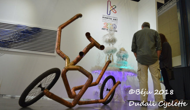 Dudalic Cyclette. Une trotinette basee sur le personnage &quot;Dudali&quot;