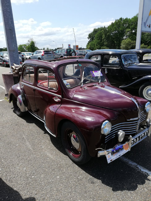 Renault 4 cv Découvrable 1951.jpg