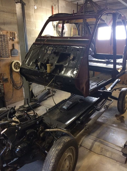2cv en cours de montage bis.jpg