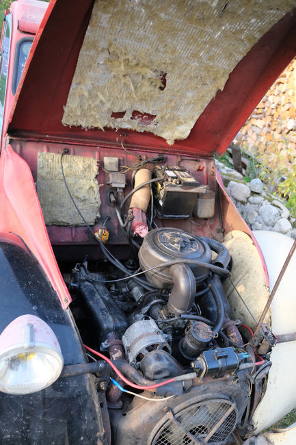 2CV-capot.JPG