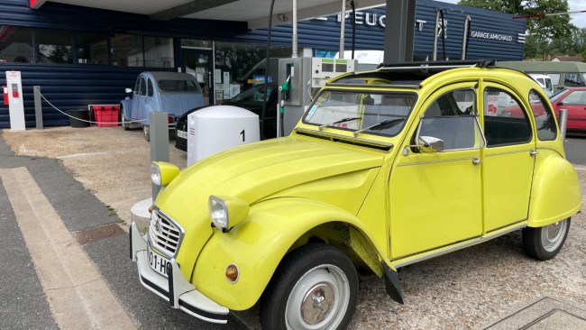Une copine en pas trop mauvais état (2cv6 Special)