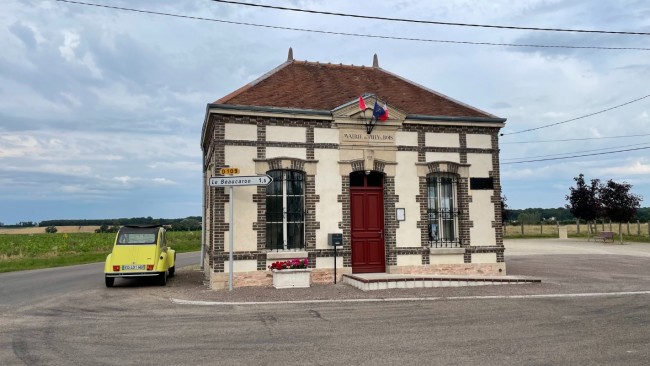 Sans doute l’une des plus petites mairies!