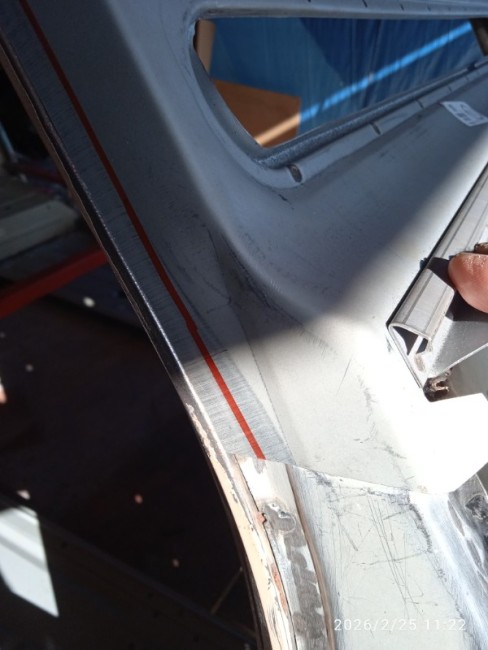 En dessous du trait rouge, la partie à couper.