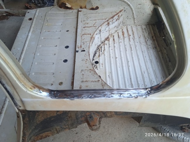 On meule au disque lamelles grain 80